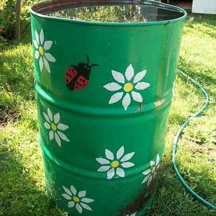 Cabane frumoase decor de butoaie pentru apa, efari