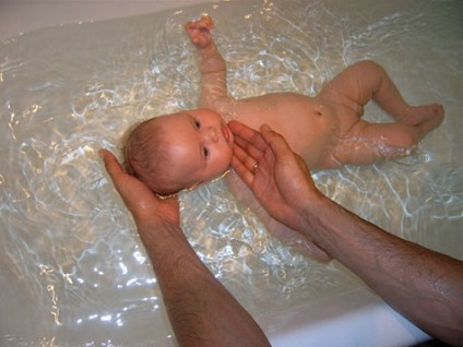 купання немовлят