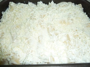 Manicotti (cannelloni) cu pui, ardei grași și trei feluri de brânză rețetă pas cu pas cu