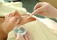 Curățarea mecanică a feței în salonul de înfrumusețare