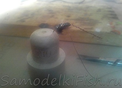 Mormyshka-fly - amfibian - pescuit auto-făcut pentru mâinile proprii