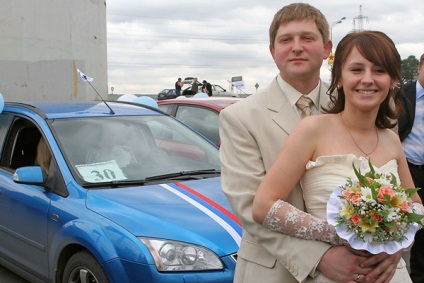 Moscova gai nu a dat un record în nominalizare - cel mai lung cortege de nunta - - reportaj