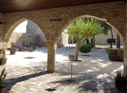 Traversarea finikudelor și biserica Sf. Lazăr din Larnaca, un blog despre călătorii independente