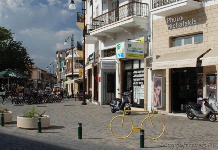 Traversarea finikudelor și biserica Sf. Lazăr din Larnaca, un blog despre călătoriile independente