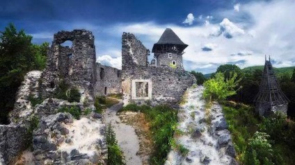 Castelul Nevitsky din Transcarpatia