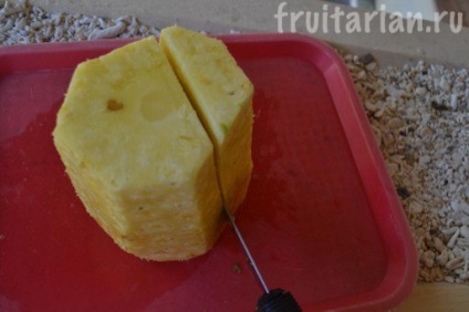 Дуже зручний спосіб різати ананас