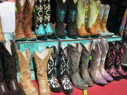 Despre modul în care cizmele de cowboy pofestivali (călcâi ridicat) Despre modul în care cizmele de cowboy poofistivali