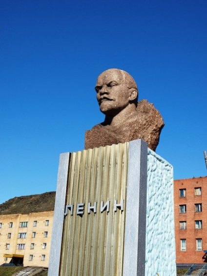 Пам'ятники Леніну по всьому світу