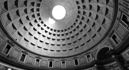 Panteonul este un monument unic în Roma