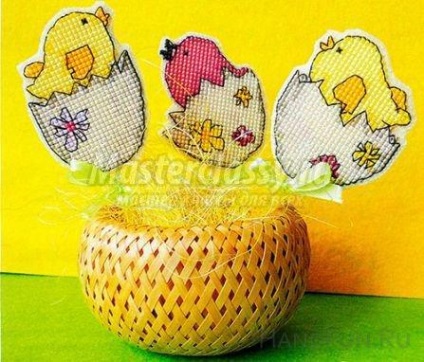 Easter broderie