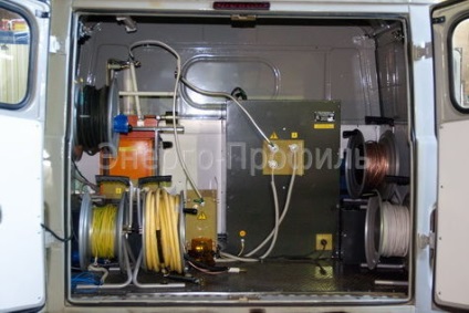 Laborator mobil de înaltă tensiune пвл-10м pe baza lui Уаз-3909