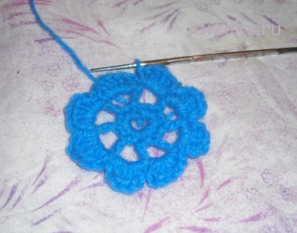 Floare tricotată plat