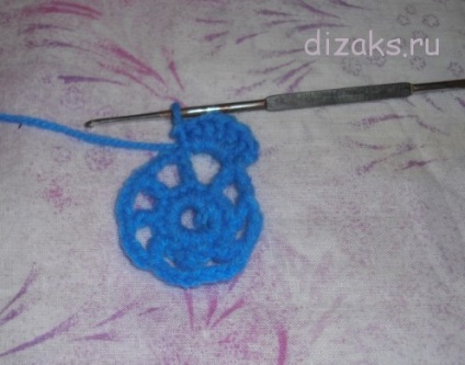 Floare tricotată plat