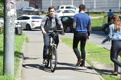De ce un ciclist alege un ziar parlamentar trotuar