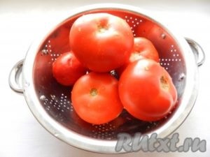 Tomatele tăiate cu usturoi pentru iarnă - pregătim pas cu pas cu fotografia