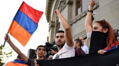 Okok Maidan Örményországban, az Orosz Föderáció rosszabbodott a takarmány az örmények