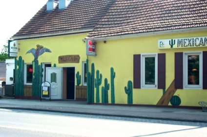 Exemple de finisare a fațadei unei cafenele sau a unui restaurant