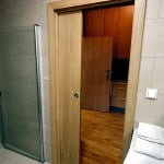 Розсувні двері для ванної кімнати та туалету