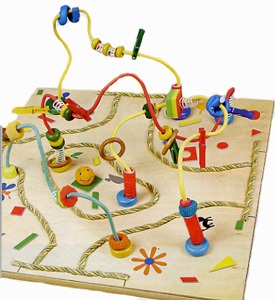 Dezvoltarea labirintului jucăriilor pentru copiii cu mâinile lor, jucăriile lui Mishka