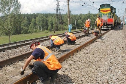 Javítása a vasúti pálya felújítása, közepes, podemochny, mesterséges struktúrák (az út) Javítása a vasúti pálya felújítása, közepes, podemochny, mesterséges növények