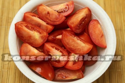 Різані помідори з часником на зиму - рецепт з фото