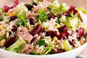 Salata cu ton 10 retete, cele mai delicioase salate cu ton conservat