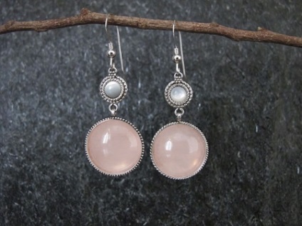 Сережки з рожевим кварцом (61 фото) срібні моделі з димчастим кварцом, сережки з каменем в золоті