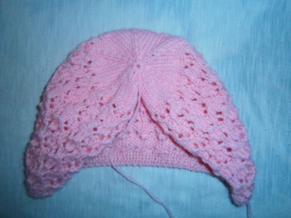 Hat cu ace de tricotat pentru nou-născuți cu instrucțiuni pas cu pas