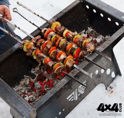 Shish kebab din limbile de carne de vită - o delicateasă reală, simplă în execuție