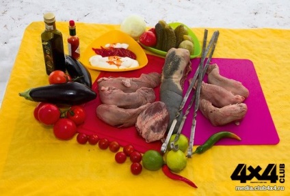 Shish kebab din limbile de carne de vită - o delicateasă reală, simplă în execuție