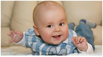 Скільки повинен важити дитина в 4 місяці норми і індивідуальні особливості