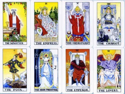 Câte cărți într-un pachet de cărți de tarot