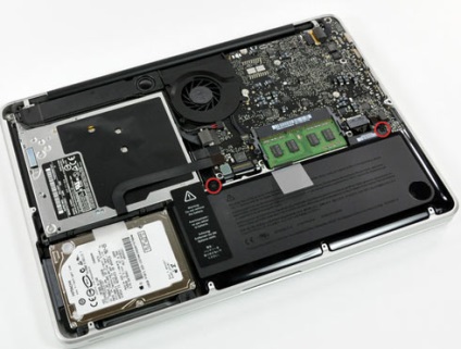 Scoateți bateria și înșurubați noul macbook pro - apple iphone ipad macbook екатеринбург