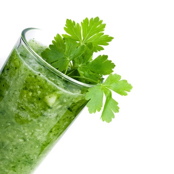 Petrezselyem juice - Jó jellemzői és előnyei, kár és ellenjavallatok (tulajdonságok) Petrezselyem juice - Jó jellemzői és előnyei, kár és ellenjavallatok