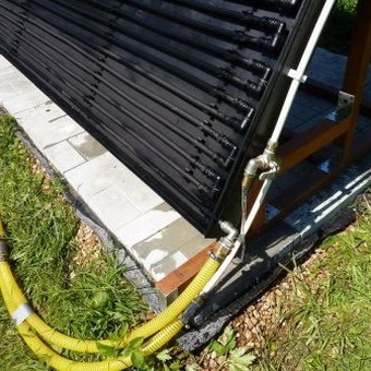 Colector solar colectând manual un solar colector pentru încălzire