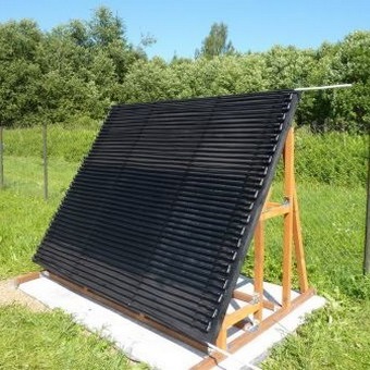Colector solar colectând manual un solar colector pentru încălzire