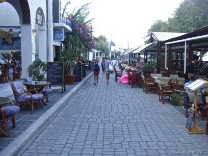 De la insula Creta până la Santorini