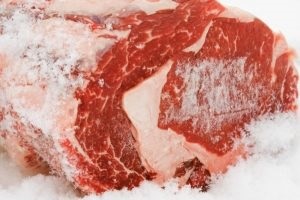 Термін та умови зберігання охолодженого і замороженого м'яса