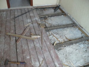 Стяжка на дерев'яну підлогу під плитку чи можливо