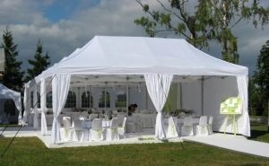 Nunta în cortul organizării evenimentului