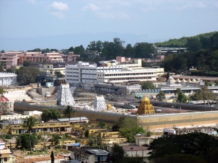 Тірупаті і трічі - два головних вишнуитских центру в південній Індії