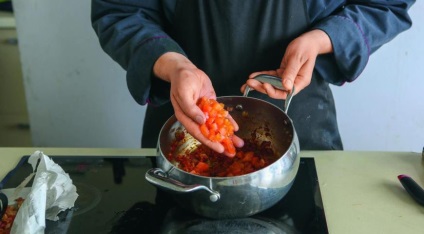 Supa de tomate cu năut și șuncă, rețetă pas cu pas cu fotografie