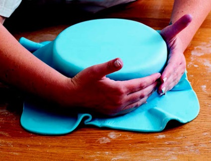 Cake öntött mesterkurzus - hogyan díszítik a tortát öntött otthon - Kuhar együtt