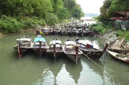 Tradicionális thai Longtail csónak