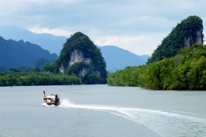 Tradicionális thai Longtail csónak