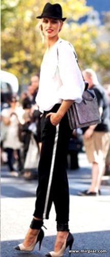 Трикотажні жіночі штани з лампасами (шиття, викрійки)