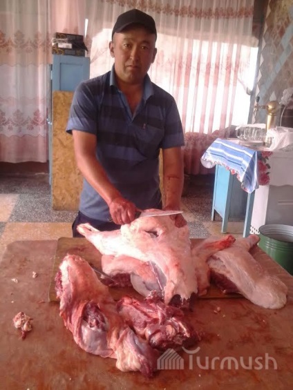 Turmush élet a régiók Naryn Stalbek 2500 soms készít ősi kirgiz étel „bajusz