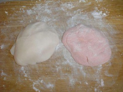 Dekoráció a torta mályvacukor (pillecukor)