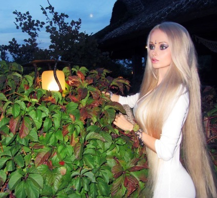 Valeria Lukyanova, fotografie a fetei - Barbie