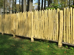 Típusú fából készült kerítés
